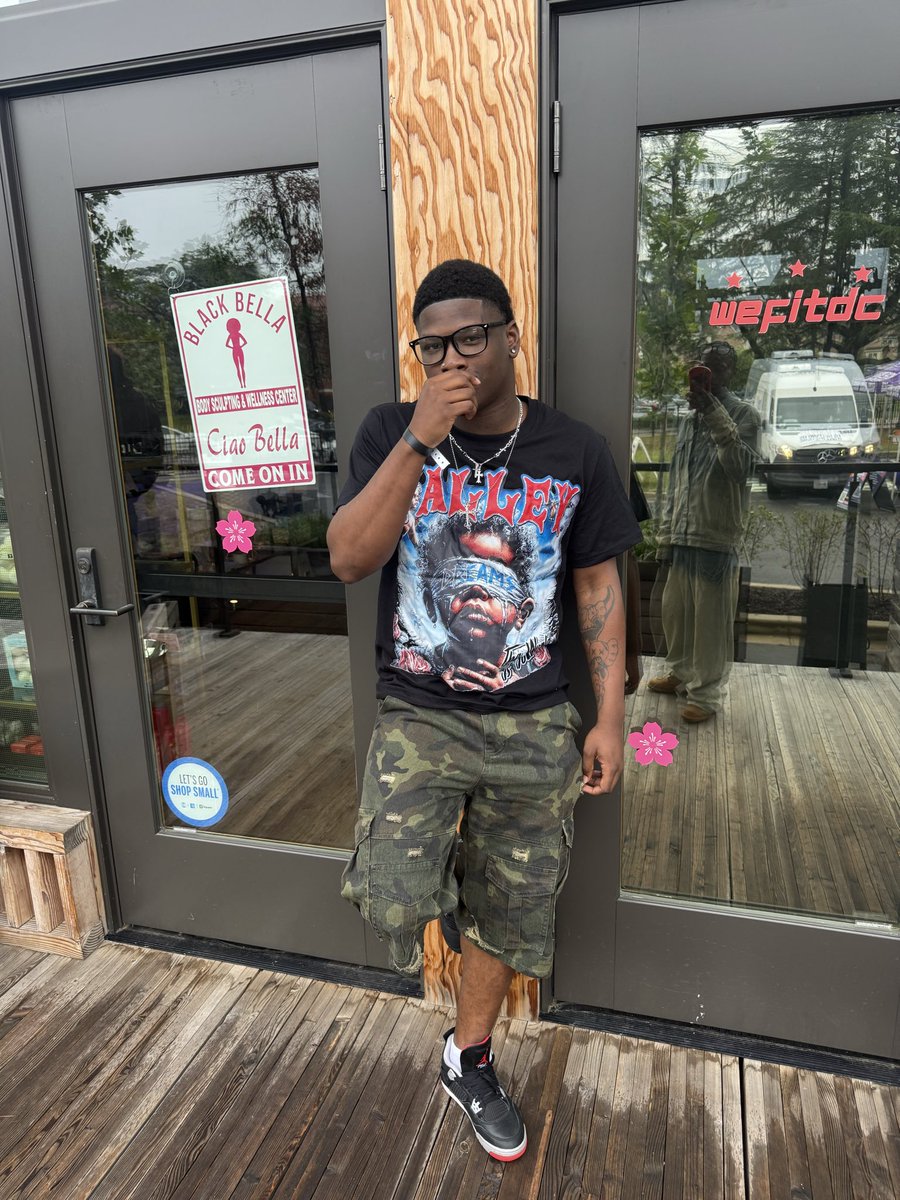 Jaayskiii's tweet photo. DC PRIDE!
#drescookout https://t.co/Jq45yFhXqc