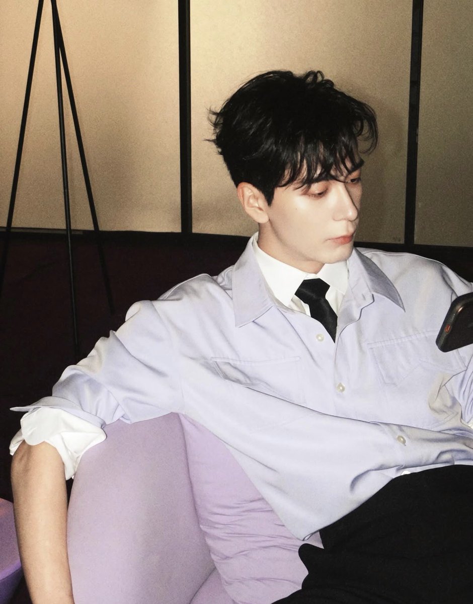 dolgolaeui's tweet photo. Chen Xing Xu #chenxingxu #陈星旭 #陈先生 #mypageinthe90s #lovebetweenlines #abeautifullie #ourinterpreter #thestarrylove #thegloryofyouth, #thebestoftimes #goodbyemyprincess // You can also follow Xing Xu’s official IG account - chenxingxu_0331 https://t.co/dMuT4iDT87