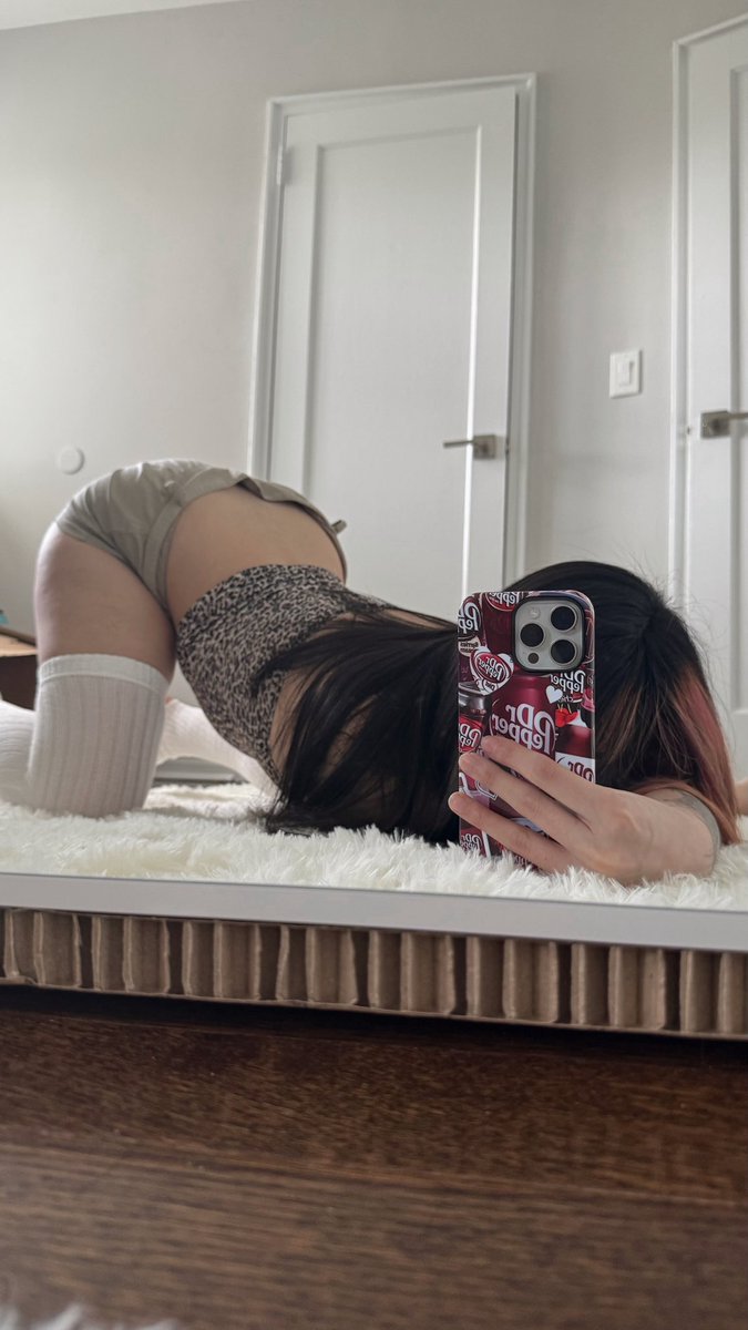 deftmoon's tweet photo. do you wanna see it from the back? https://t.co/PTeWUUMEyV