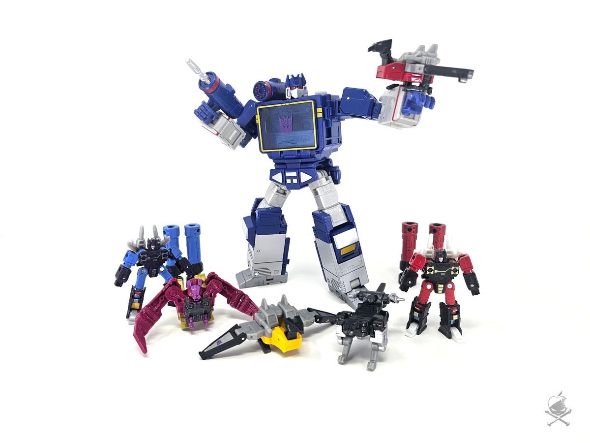 Daim_Choc's tweet photo. .@transformers Studio Series 86 Soundwave, with SS Core Class Frenzy and Rumble, and MTMTE Collection Ratbat

https://t.co/XIXJi1CMGY

More here: https://t.co/g3Uvgs97Lm https://t.co/3iFuEgKmFC