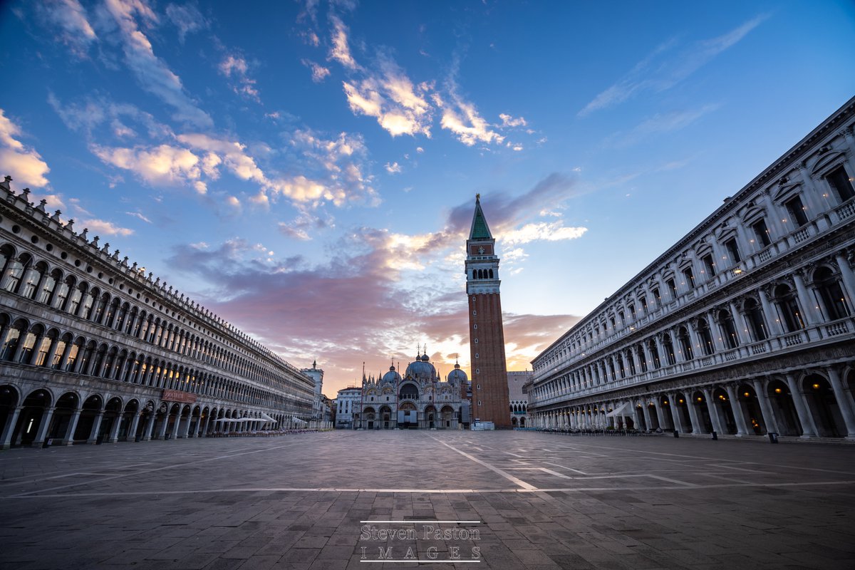 StevenPaston's tweet photo. A quite St Mark's Square in Venice at sunrise taken a few weeks ago @StormHour @CanonUKandIE @ThePhotoHour @LEEFilters https://t.co/mMpe1bjI8t