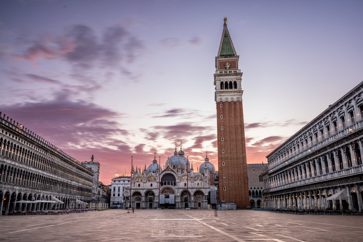StevenPaston's tweet photo. A quite St Mark's Square in Venice at sunrise taken a few weeks ago @StormHour @CanonUKandIE @ThePhotoHour @LEEFilters https://t.co/mMpe1bjI8t