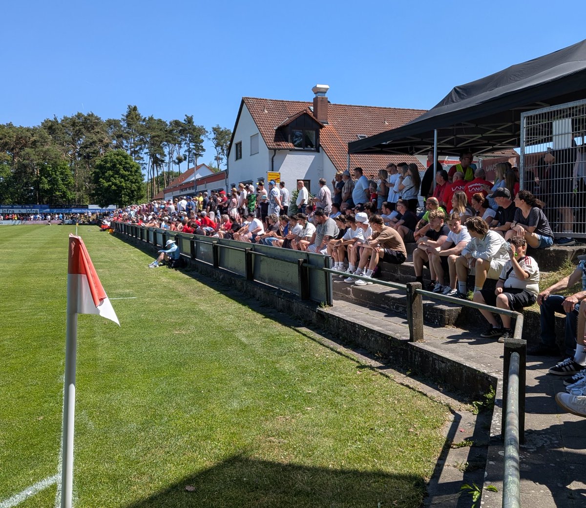 unia_berlin's tweet photo. 25.05.2026 FSV Stadeln - FC Eintracht Münchberg 4:2 n.E., Relegation zur Bayernliga Nord, Waldsportanlage Stadeln, 1086(250)

Eine Nullnummer in der regulären Spielzeit und der Verlängerung, der Oberligist mit mehr Glück vom Elfmeterpunkt...

#groundhopping #fussball #relegation https://t.co/vwcfmygUr3