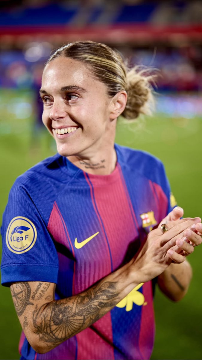 alberculer's tweet photo. Se puede decir que ya es oficial tras ver las despedidas, moltes gràcies Mapi i Ona dos jugadoras que han formado parte de un gran legado y uno de los mejores sino el mejor Barça de los últimos años, gracias por vuestro fútbol, por todo lo que nos habéis dado Visca el Barça 💙❤️ https://t.co/mRxSRgZKMJ