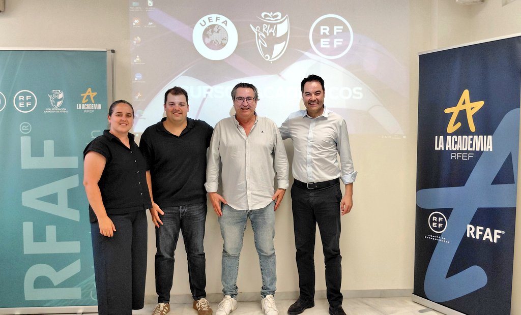 cedifa's tweet photo. TRIBUNAL | UEFA A | @RFAFSevilla 

El Presidente @RFAF_CE y Director del @cedifa Antonio MuñozCanela (@CANITO_RFEF ) presente en la jornada de Presentación de Proyectos #UEFAA

La Delegada @Maribel_MarGlez y el Subdirector @curroramos forman parte del tribunal

@AcademiaRFEF https://t.co/2LuPMVHCO0