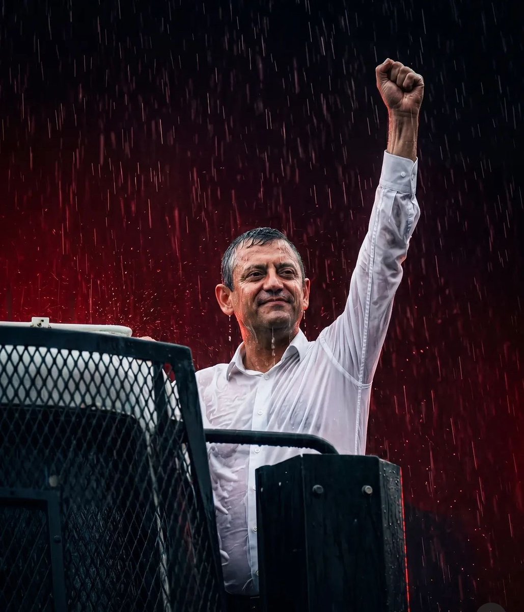 insanoglu35's tweet photo. @kilicdarogluk Bu kadar yorumu okuyup hala istenmediğini görememek artık görememek değil art niyettir. Biz söyleyelim istemiyorsunuz!!! https://t.co/mWofLnJAjZ