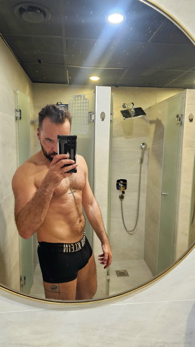 stodane1's tweet photo. My summer body is ready for serving https://t.co/LhDMYGvJt8