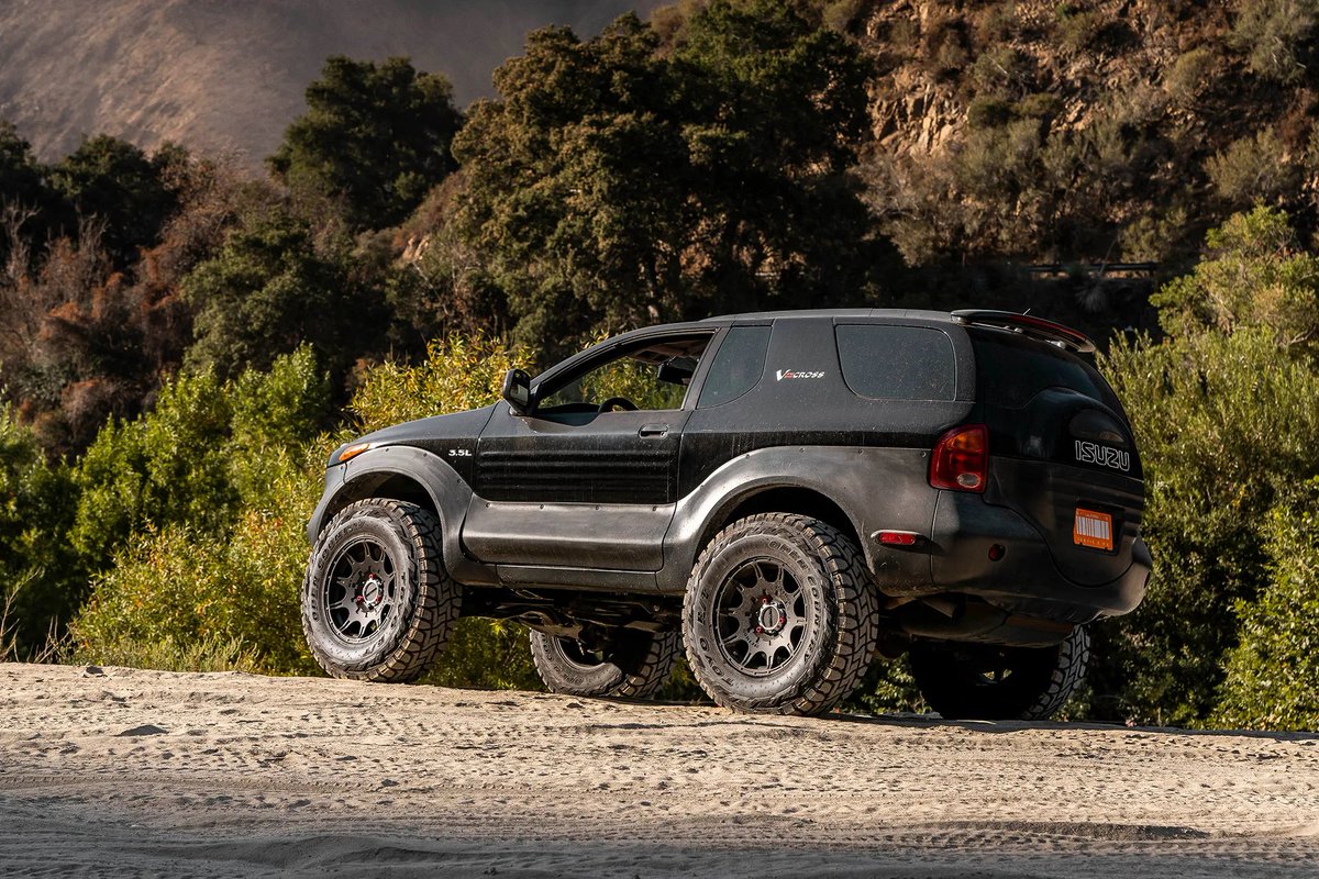 kotecinho's tweet photo. 2001 Isuzu VehiCROSS
Jonathan Harper