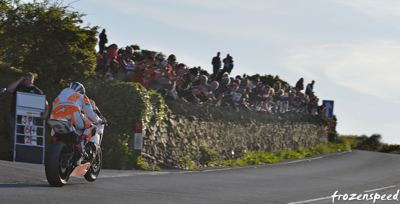 Frozenspeed's tweet photo. Wishing everyone at the IOM TT a great and safe event!

Photo from Ballaugh and Gooseneck at 2012 TT. https://t.co/cd4i1QoZjF