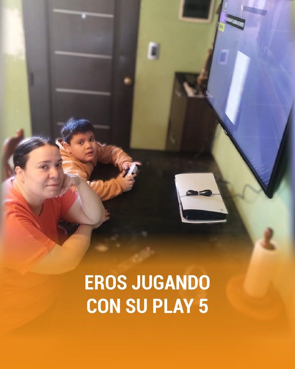 contaconache's tweet photo. 🎮 ¡Cumplimos el sueño de Eros (5)!

De Río Grande y en tratamiento en el Hospital Garrahan por un tumor cerebral, soñaba con una Play 5 para jugar y divertirse durante el tratamiento.

✨ Gracias a RAINBOW, ¡lo hicimos REALIDAD!

Juntos es más fácil 👉🏻 https://t.co/hRaU2sdL0L https://t.co/BCDwVJ6UNa