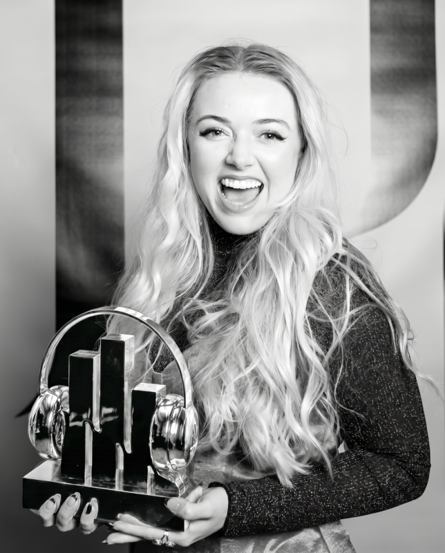 signalawards's tweet photo. Signal Award winner Abby Zufelt is back with a new show: "The Reel Obsessed" - a podcast for people who are serious about movies but don't take them too seriously.

Ready to make your mark? Enter the Signal Awards by June 26th: https://t.co/IVf6cE83Lt https://t.co/F4TsbEixvY