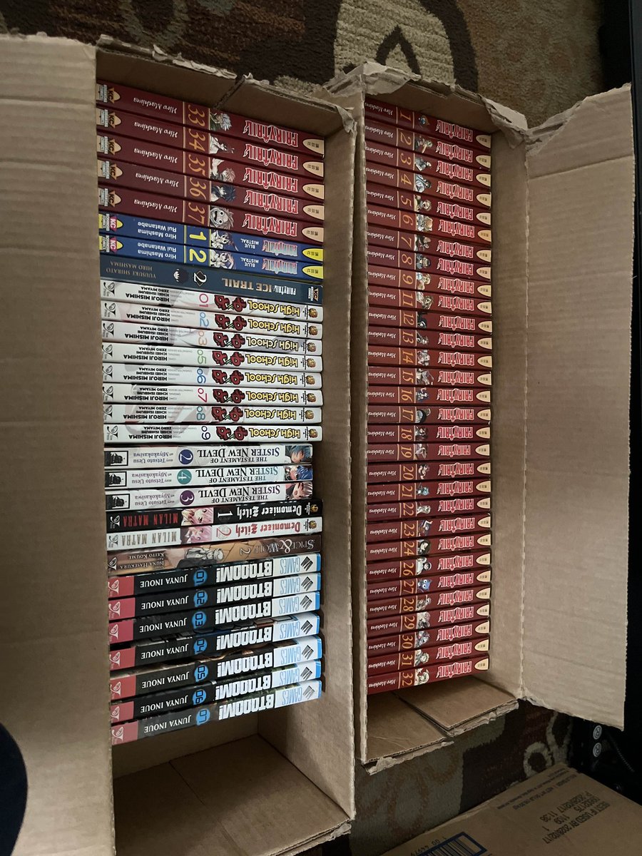MahiBlepsVT's tweet photo. Anyone tell what my favorite series is? I owned up to 49 but 38-49 seem to be missing as well as volume 10 https://t.co/SMIZhxfjgT