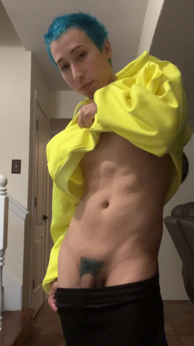 Dexta_69's tweet photo. Does the carpet match the drapes?… yes ..yes it does https://t.co/BEZH482gMl