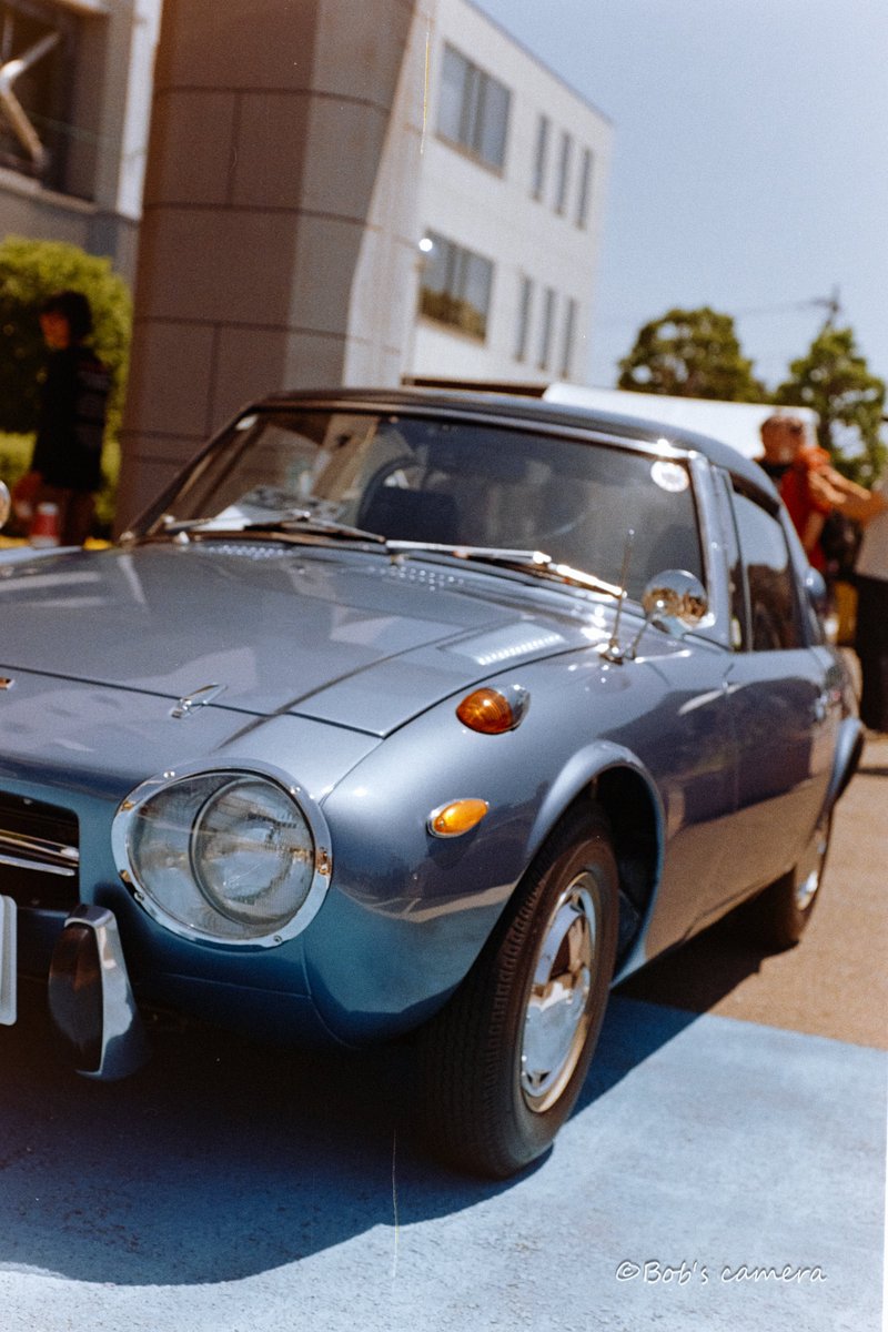 bobcamera1's tweet photo. [小江戸川越まちかどモーターギャラリー・フィルム編２]
Nikon F3 　Ai-S Nikkor 50mm F1.8 (金属鏡筒) 　 KODAK GOLD 200
 https://t.co/Ou9M3v0hfh https://t.co/Z4o7bcAoG7