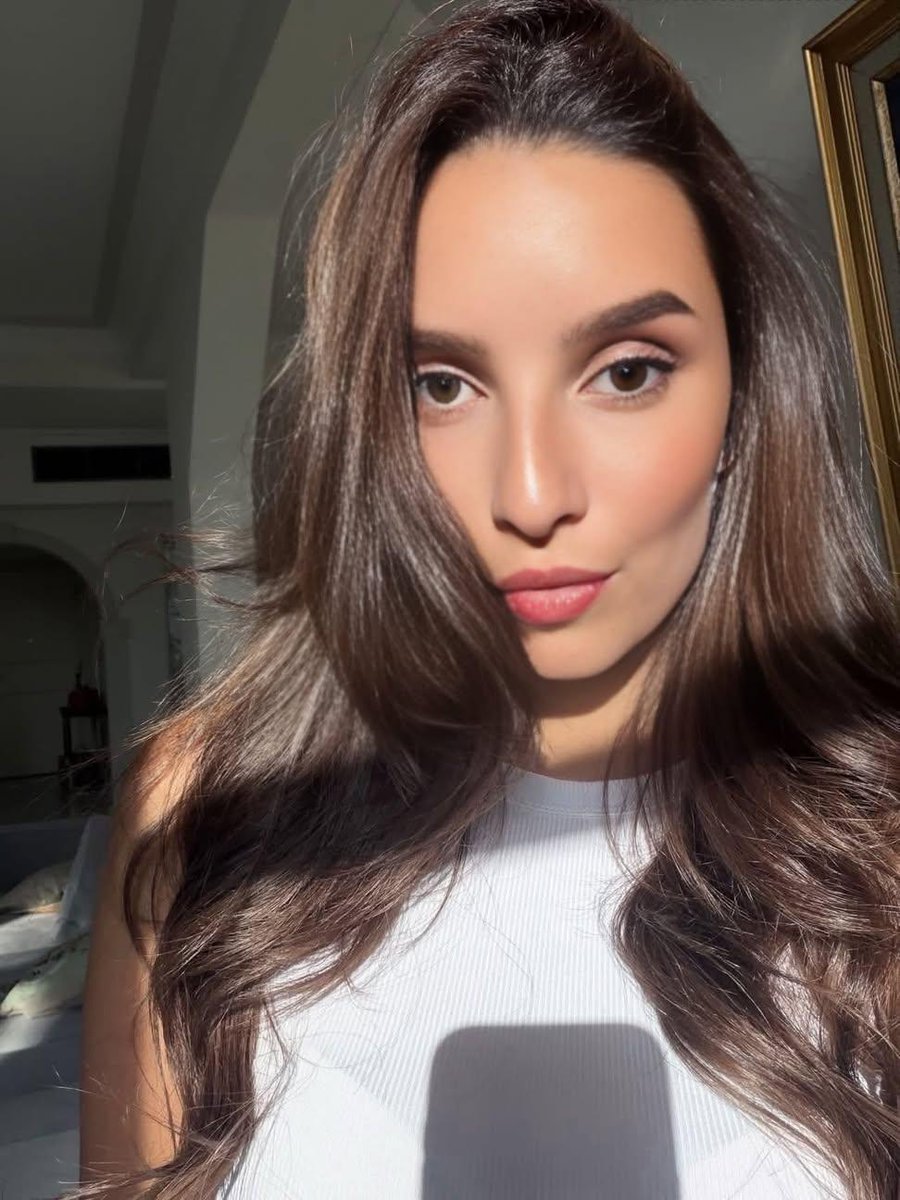 Hania tweet media