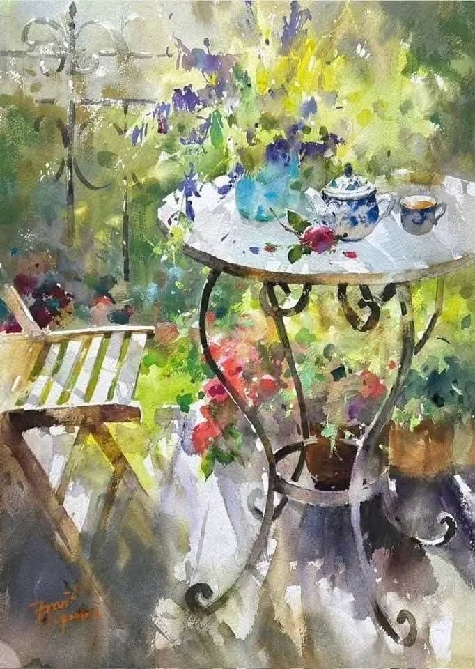 MadamH33's tweet photo. In the garden 🌲 https://t.co/jxM66dFaRb