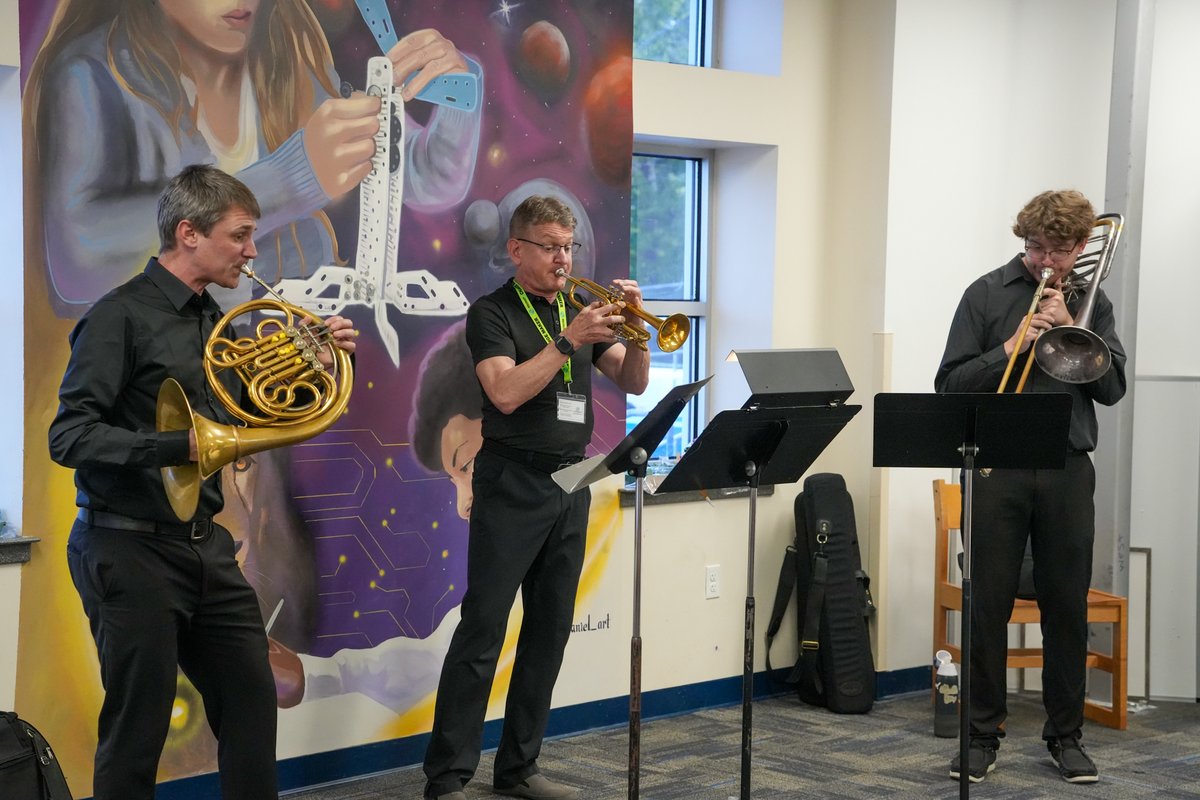 BGCGN's tweet photo. The Club was buzzing with brass as we welcomed @SymphonyNH for a special brass trio performance!

Thank you to Symphony NH and their SNH Plays Back program for bringing live music, creativity, and inspiration to our members.

#GreatFutures https://t.co/leqdAgnsyI