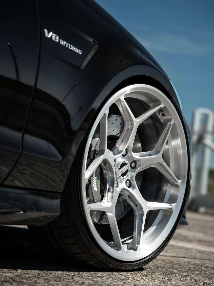 CarxZone's tweet photo. CLS63 AMG 🇩🇪 https://t.co/BYXvg7CdB2