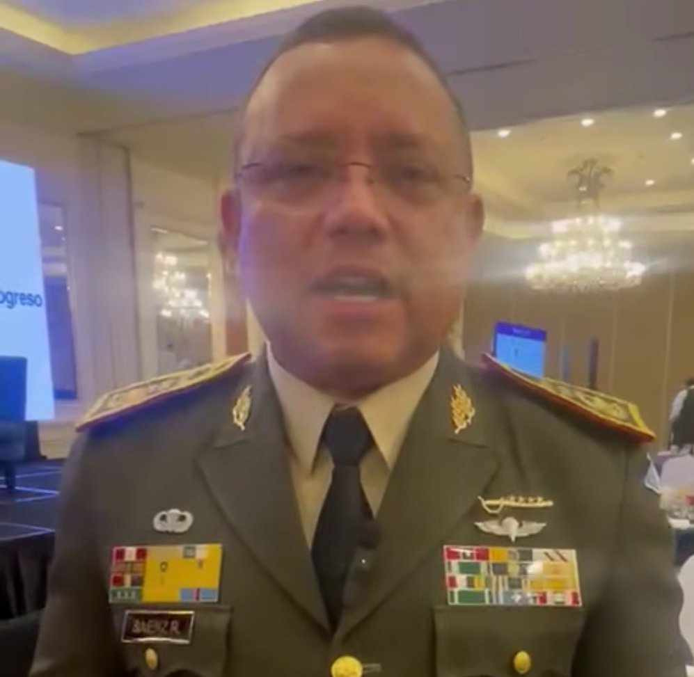 Lic_Khriss's tweet photo. Dice esta Mugre transera 💸  que los soldados del Destacamento Militar de San José Lágrimas llegaron al vergueo, cuando el vergueo ya había terminado 🤡

Mugroso de una vez 🌱 por eso es el #MinDef de los #Chairos 🥸 https://t.co/Z9HxPOXD3C