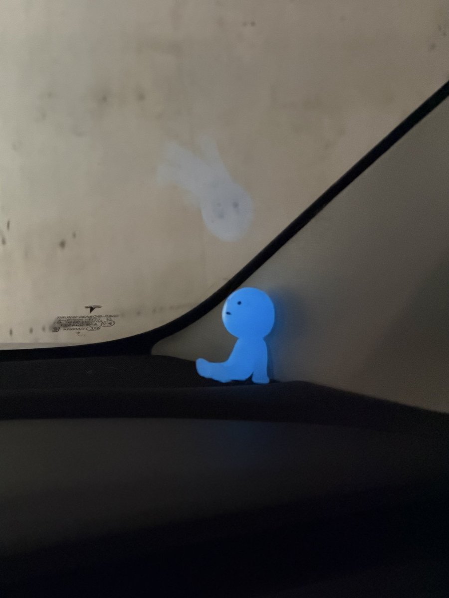 matefeedart's tweet photo. Kidnapped this man and trapped him in my car. Don’t tell the gashapon store. https://t.co/waijx3WBkd