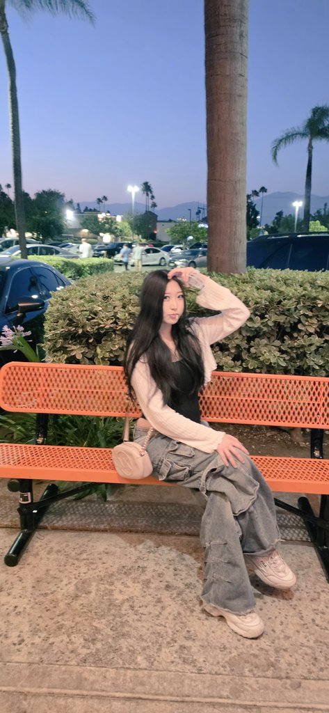 _eunbie's tweet photo. graduating tmr!! https://t.co/6m6DoNEVhs