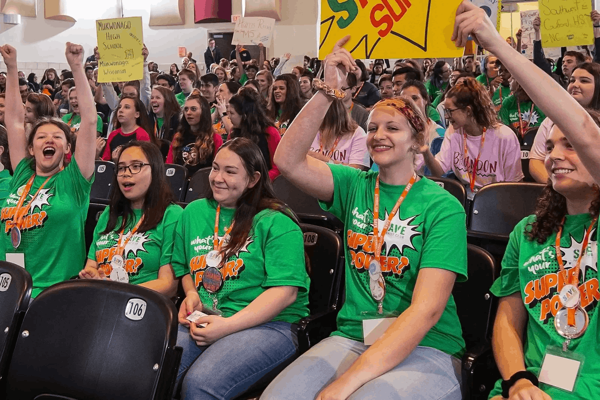 NATIONALSAVE's tweet photo. As Mental Health Awareness Month wraps up, we want to say Thank You to every SAVE Promise Club member and supporter for leading with kindness, building connections, and creating safer, more supportive schools and communities. 💚💚 

Learn more here: https://t.co/5LeLB5m2XQ https://t.co/ykHXFNClp0