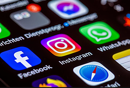 Grukies's tweet photo. Meta is adding subscriptions across its apps.

• #Instagram Plus — $3.99/month
• #Facebook Plus — $3.99/month
• #WhatsApp Plus — $2.99/month

Looks like Meta is exploring another way to grow revenue beyond ads by offering extra features to its massive user base.

Instagram, Facebook and WhatsApp each have 3 billion users and if just 1% of them paid on each, Meta would earn an extra $4.2 billion in annual revenue.

X has 1–2 million paying users and earns around $200 million a year.