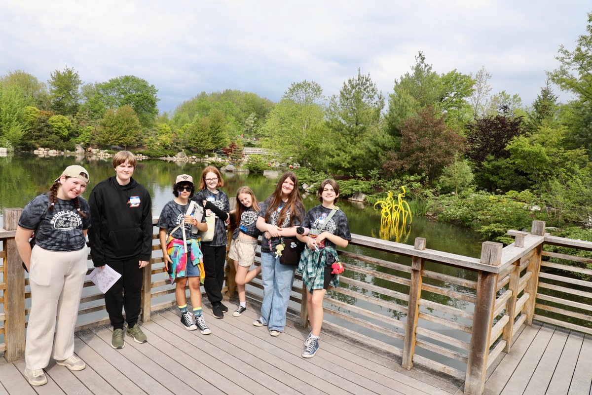 ByronCenterPS's tweet photo. Nickels Intermediate &amp; West Middle School art students took a field trip to Frederik Meijer Gardens to view the stunning Dale Chihuly artwork on display. 

Experiences like this help bring classroom learning to life and inspire creativity in our students.🐾🧡 https://t.co/8byD9TYAYk