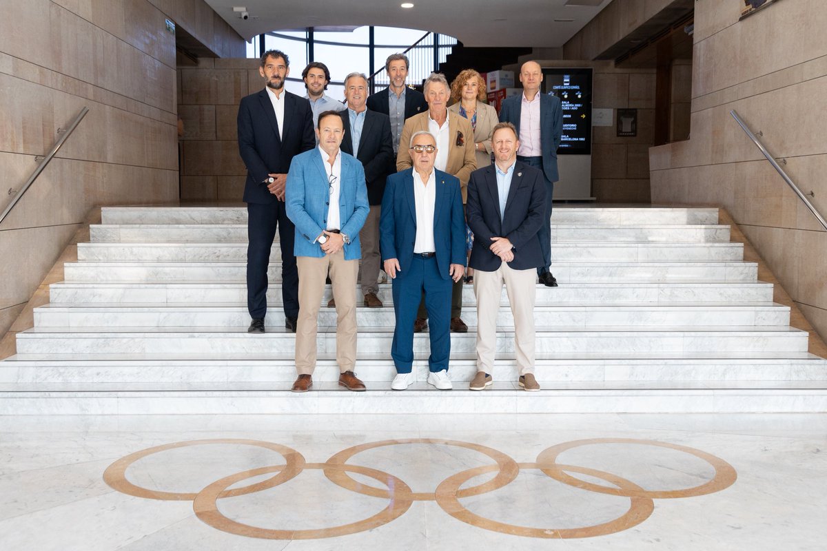 ferugby's tweet photo. 🤝 España consolidada el respaldo institucional a su candidatura al Mundial 2035 con una agenda estratégica junto a instituciones y clubes 

#LoQueNosUne https://t.co/1Cxd36otBI