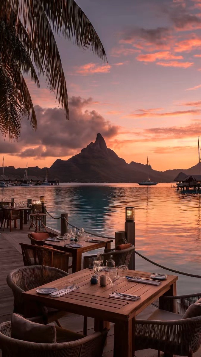 viewsoff's tweet photo. Bora Bora https://t.co/jTL8PDlhmI