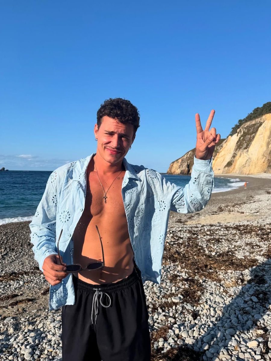 olgaleex's tweet photo. ㅤㅤ
ㅤㅤㅤ ㅤㅤㅤㅤ𝙽𝙴𝚆  𝙸𝙽𝚂𝚃𝙰𝙶𝚁𝙰𝙼  𝙿𝙾𝚂𝚃
ㅤㅤㅤㅤㅤㅤ                           — 1 𝗆𝗂𝗇 𝖺𝗀𝗈
ㅤㅤㅤㅤ y si no me enamoro nunca más
                y se lo dejo a otros pa’ olvidar https://t.co/fkSE9xRDk9