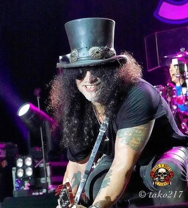 gnreternobr's tweet photo. 27 de maio de 2019, Slash ft Myles Kennedy e The Conspirators se apresentaram na Arena Multiuso Presidente Tancredo Neves, Uberlândia, Brasil 🇧🇷 #smkc #slash
📷 @tako217 https://t.co/ahrKDOY0pz