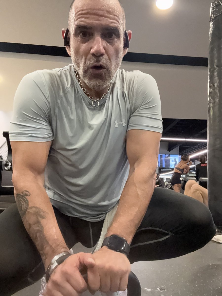 probest30's tweet photo. La de #hoy y tú ya #entrenaste ?
#workout #travel
#gym #gaygym #lifestyle #viaja #goza #vive #GymLife #frio #gaylife #teamfrio https://t.co/ECOjJ9ajIx