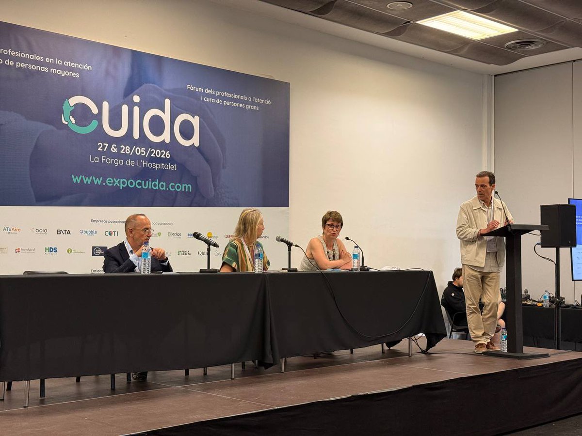carlescampuzano's tweet photo. Ha estat un plaer haver debatut amb les conselleres @AnnaSimo i @neusmunte a @FiraGran , moderats sàviament per @julibert_joan sobre els reptes socials del país. I un gust haver tornat a xerrat un moment amb l’equip de @esquerraLH ! https://t.co/GUYLtuf0qv