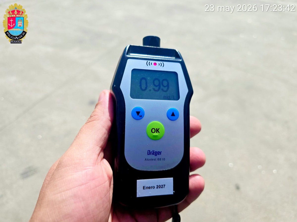PLRianxo's tweet photo. 🚔 Durante a semana pasada, realizamos controis de alcol e drogas.
Algúns destes de forma conxunta coa Garda Civil.
➡️ 6 denuncias por vía administrativa por dar positivo en alcohol.
➡️ 1 investigado por delito contra a seguridade viaria.
https://t.co/4i0OQzWGyq https://t.co/hLHEu7Rbk2