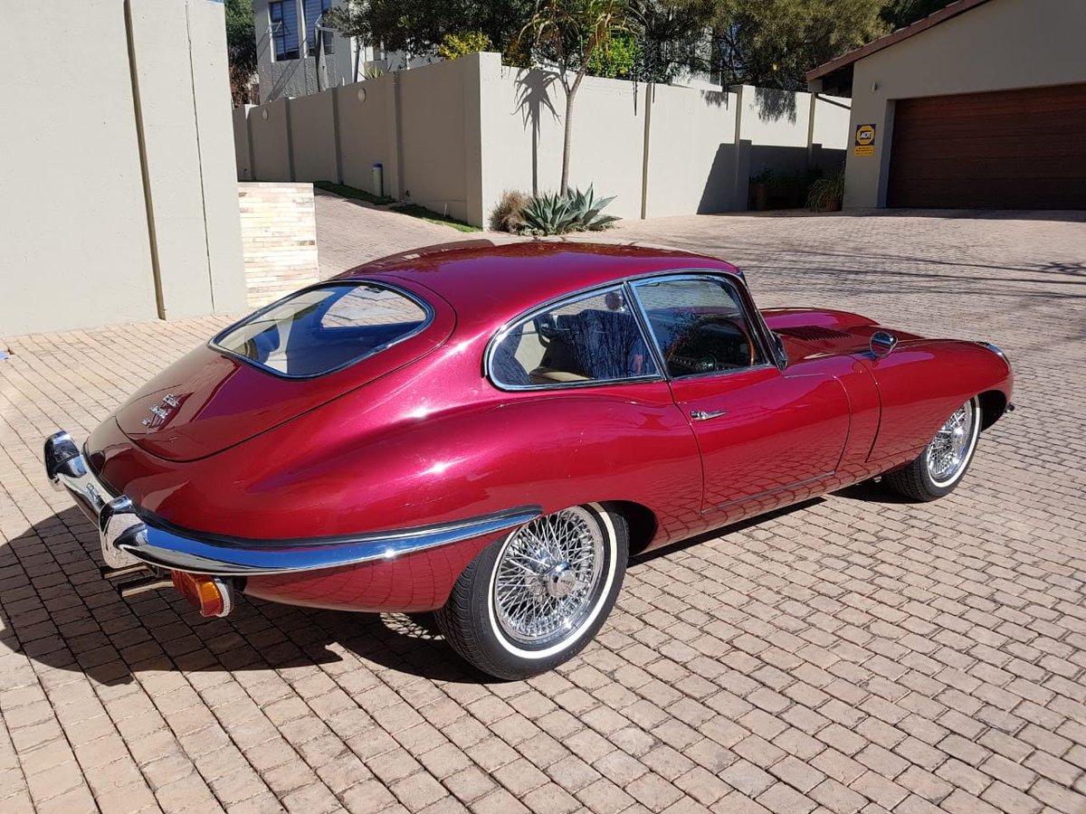 CarsCommentary's tweet photo. My 57 year old Jag beats the new Ferrari hands down (and mostly everything else too) https://t.co/UMDEEHzy8D