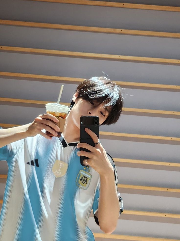 izan || VOY A VER A SKZ 🇦🇷🇦🇷 tweet media