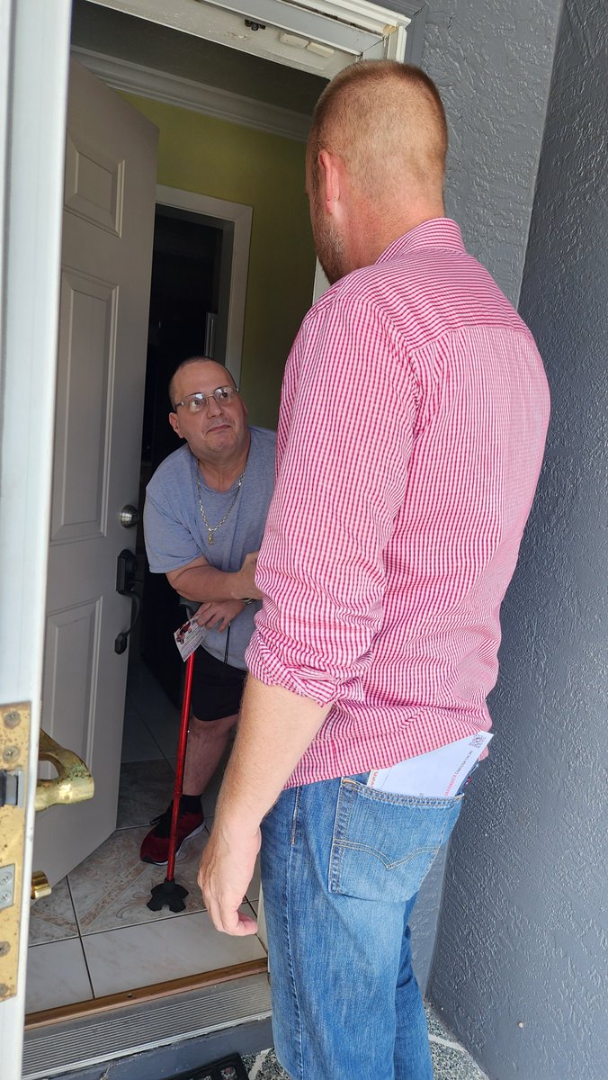 MarcusCarter4FL's tweet photo. Another incredible day in Sebring, doing this the way it should have been done all along. Thank you Sandra Foster for stepping up and taking on the hard work with us. Change happens when we, the people, make it happen. That's what this is all about!
#MarcusCarter #FloridaPolitics #Grassroots