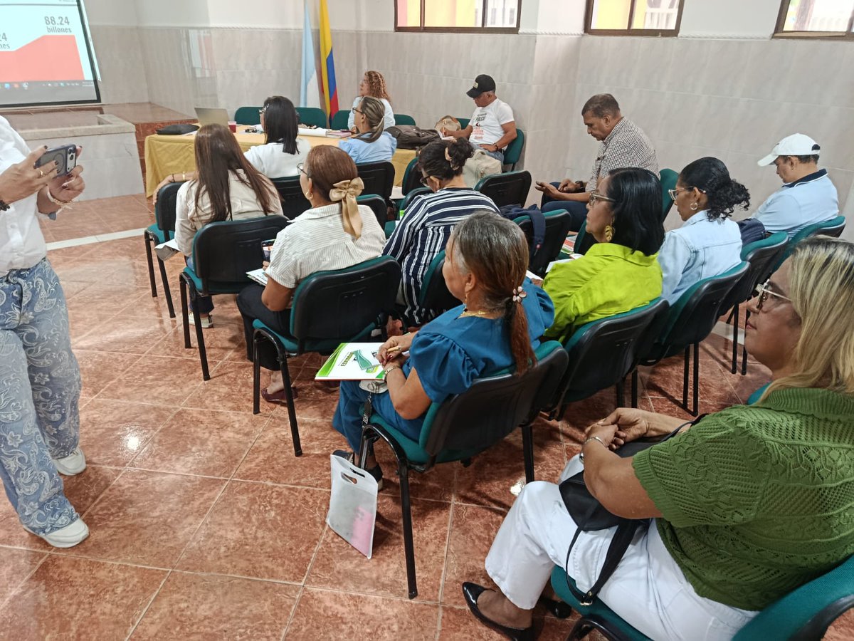 fecode's tweet photo. Hoy y mañana se desarrollan los talleres de formación sindical para la Escuela como Territorio de Paz, a través del convenio de FECODE con Union to Union, organizados por nuestras Secretarías de Género, Inclusión e Igualdad y de Organización y Educación Sindical. Aquí imágenes del taller en coordinación con @AsodeguaG , con asistencia de docentes de distintos municipios de La Guajira.