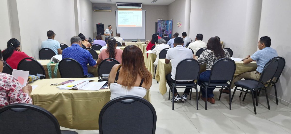 fecode's tweet photo. Hoy y mañana se desarrollan los talleres de formación sindical para la Escuela como Territorio de Paz, a través del convenio de FECODE con Union to Union, organizados por nuestras Secretarías de Género, Inclusión e Igualdad y de Organización y Educación Sindical. Aquí imágenes del taller en coordinación con @AsodeguaG , con asistencia de docentes de distintos municipios de La Guajira.