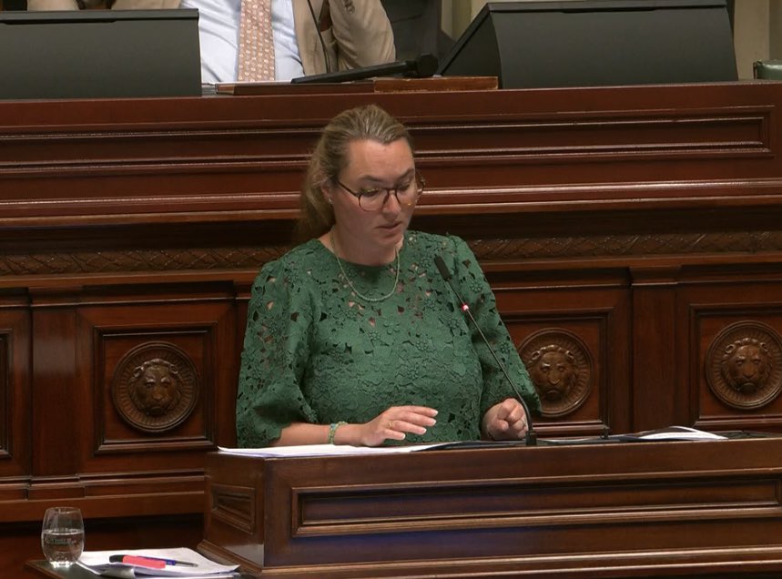DHoegaerts's tweet photo. “De kiemen worden gezaaid voor een nieuw pensioendebat binnen enkele jaren. Als men alleen aan parameters sleutelt, maar niet aan de fundamenten, […], dan keert dit dossier gegarandeerd terug.”
@e_samyn over manke pensioen’hervorming’. https://t.co/XMWACYk24V