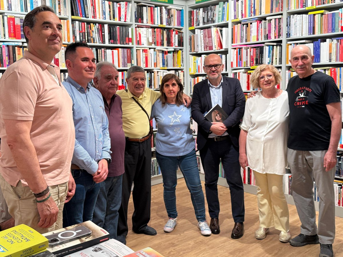 dipualba's tweet photo. 📚‼️ La #Dipualba respalda una nueva edición de Barcarola dedicada a Carmen Martín Gaite, reivindicando su papel “como faro de la cultura en la provincia” 🤩🔜.

Así lo ha subrayado nuestro diputado, Fº García, durante la presentación en @PopularLibros

🌐https://t.co/ENewsXwvMg https://t.co/2SFsCTNL1q