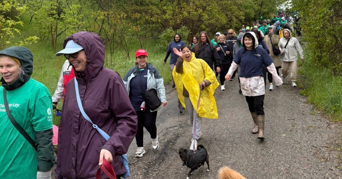 Spectrum_HC's tweet photo. The Spectrum Health Care Foundation proudly supported the @Dorothy_Ley Hospice – Hike for Hospice as a supporting sponsor! Through the generosity of our employees, we donated $10,000 to this meaningful cause. Click through for highlights from the day! #DLHhike #DorothyLeyHospice https://t.co/IeCjCgmkWU
