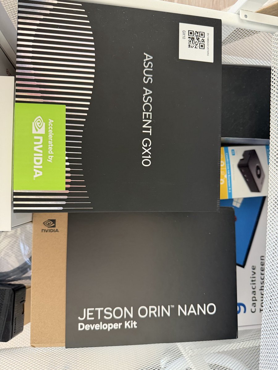 LocalsOnlyAI's tweet photo. @Scobleizer Excellent. Let me know if he needs a tester. Have one sitting in my drawer from when it was first released but couldn’t really do anything with it at the time. https://t.co/Q3MjSnl6hK