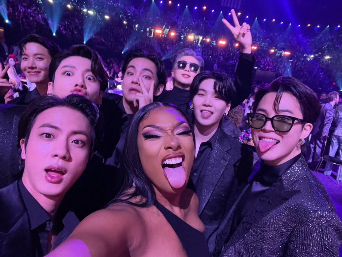 𝐋𝐢𝐚𝐧𝐚. ⁷ 🔮 • VAI VER O BTS tweet media