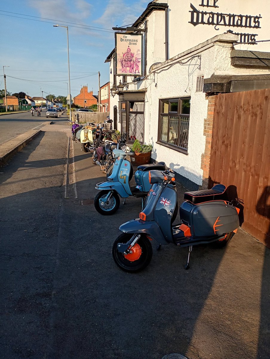 rodneysadd's tweet photo. Nice little turnout tonight at the Draymans Arms, Little London, Spalding. https://t.co/BP3LT5DKs8