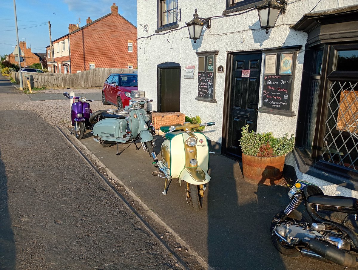 rodneysadd's tweet photo. Nice little turnout tonight at the Draymans Arms, Little London, Spalding. https://t.co/BP3LT5DKs8