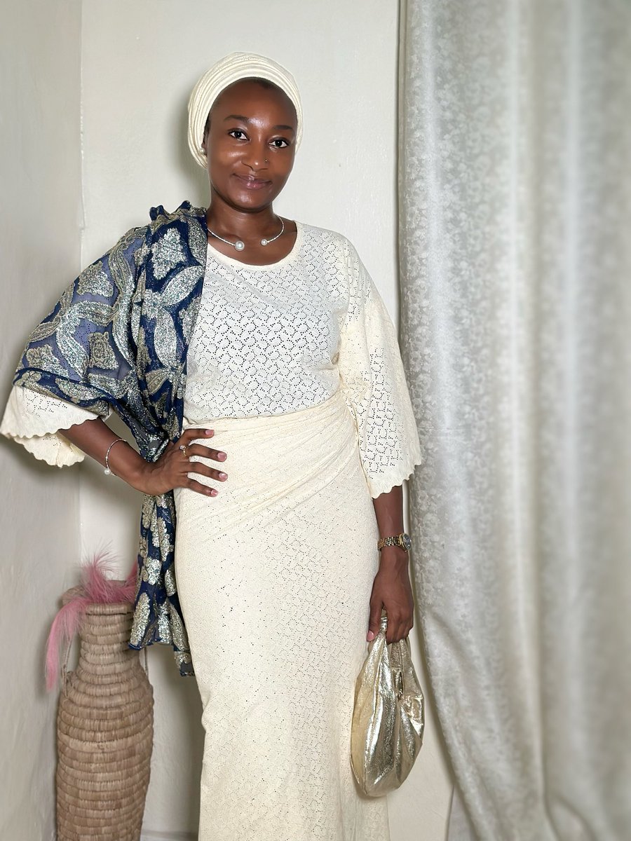 __yeesha's tweet photo. Eid Day 1 in my grandma’s Iro and buba 🤭 https://t.co/WvrcPSHddO