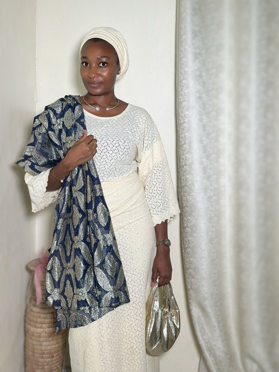 __yeesha's tweet photo. Eid Day 1 in my grandma’s Iro and buba 🤭 https://t.co/WvrcPSHddO
