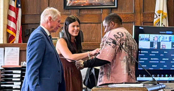 CookCoCourt's tweet photo. Last week, 11 participants graduated from Cook County’s Problem-Solving Court program in Judge Burns’ courtroom.

These programs combine accountability, treatment, and support to help participants build a path forward.

Learn more → https://t.co/Hvy5K7VIka https://t.co/7k0i929ETO